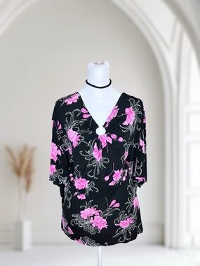 Susan Lawrence Woman Size 2X Black and Pink Floral O-Ring Tunic Top